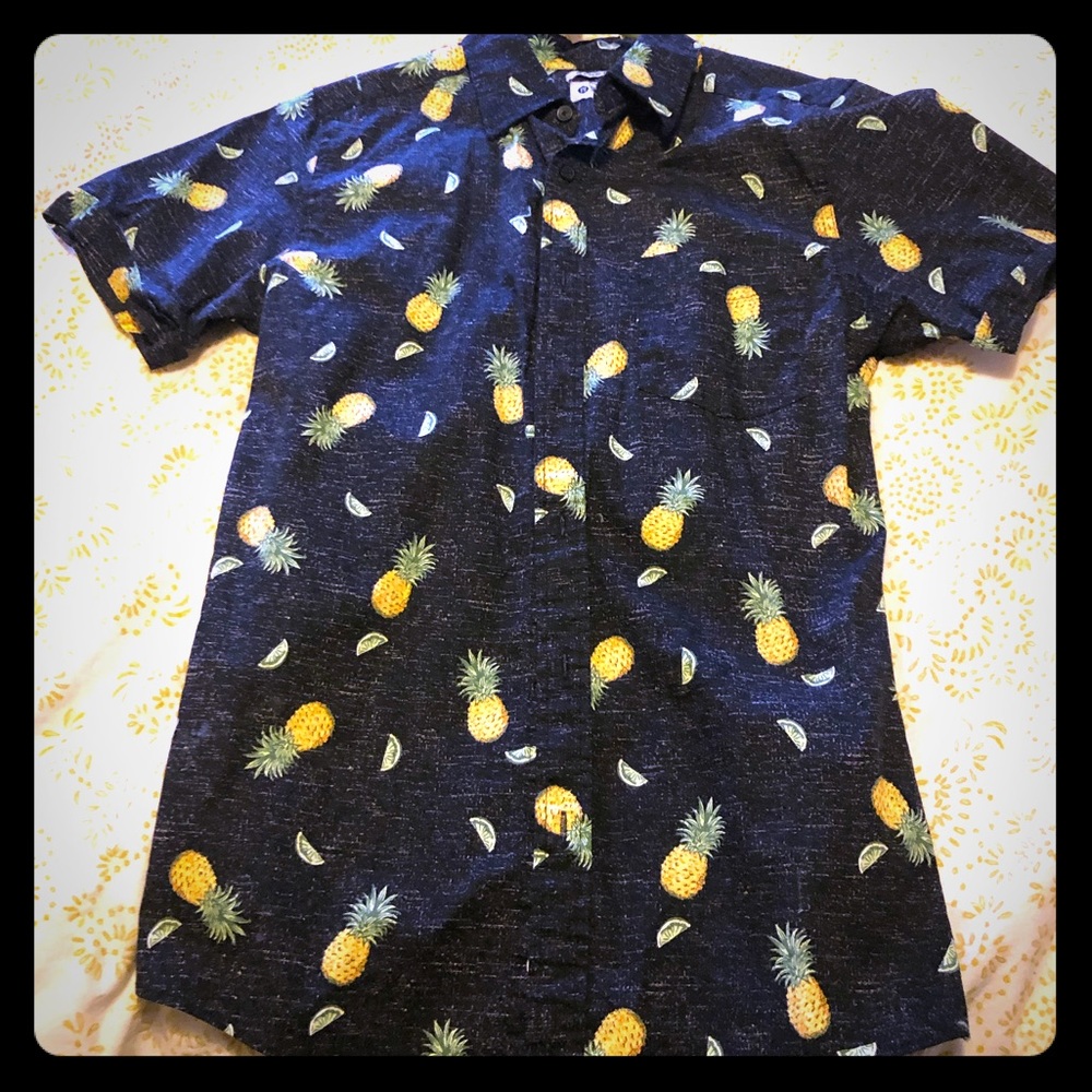 Men’s Small Pineapple Shirt